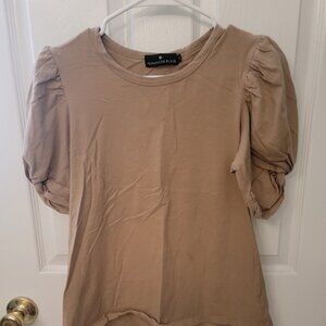 Pomander Place Tuckernuck Puff Sleeve Cotton T-Shirt Tan Size M
